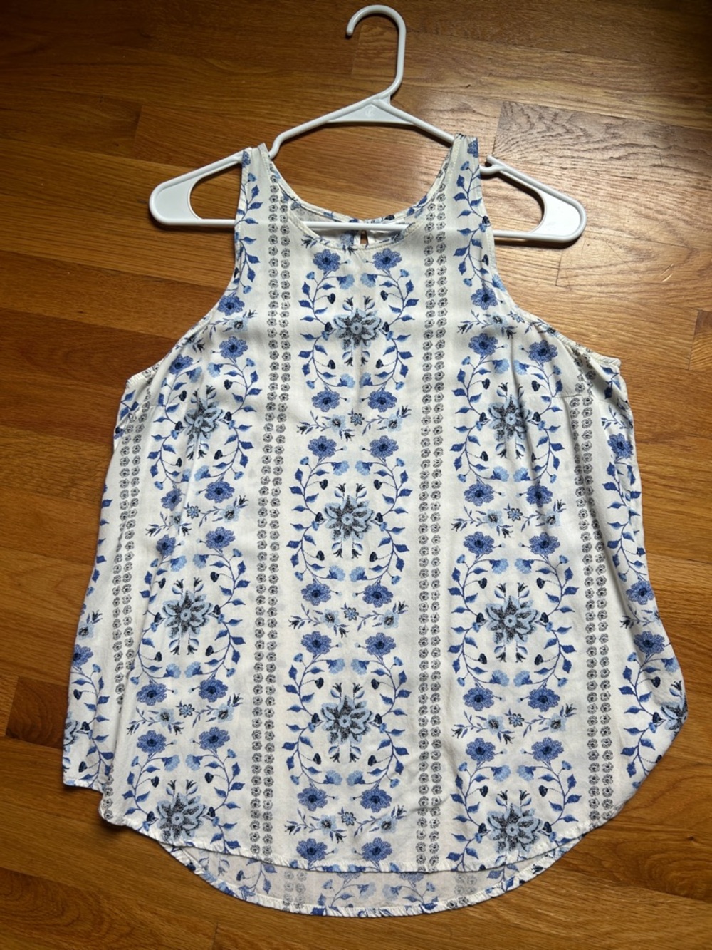 Blue Floral High-Neck Tank Top - White & Blue